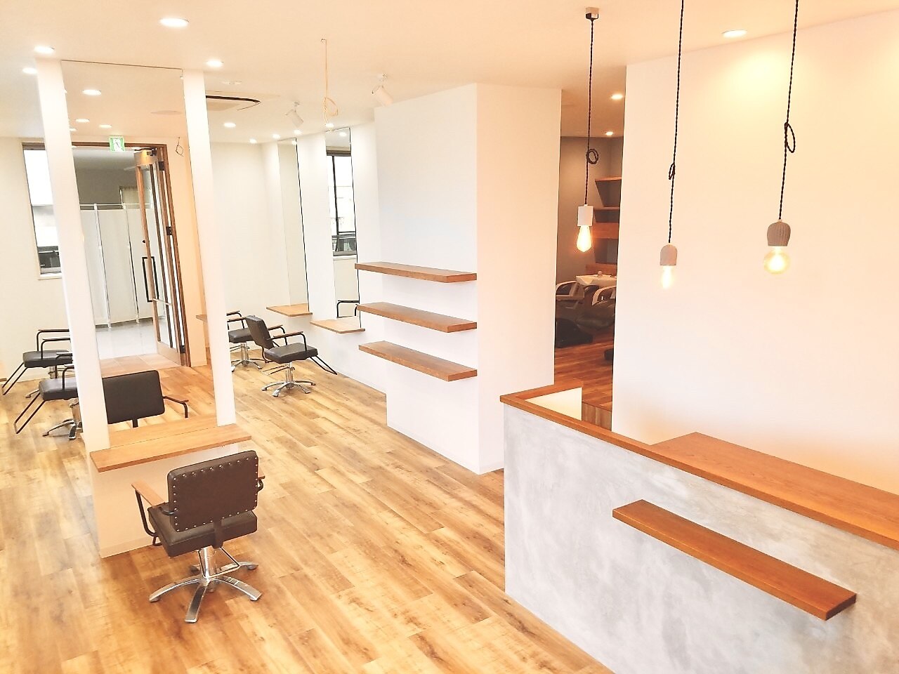 Link Hair&Spa Interior